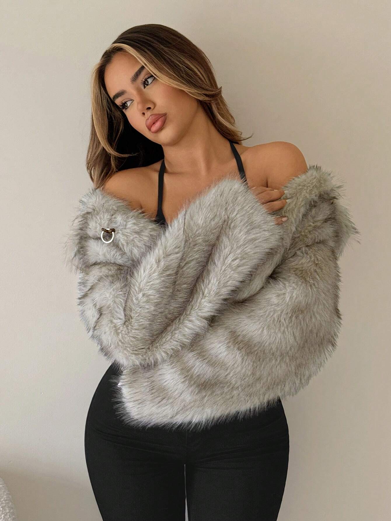 Casaco Peludinho Elegante - Paloma